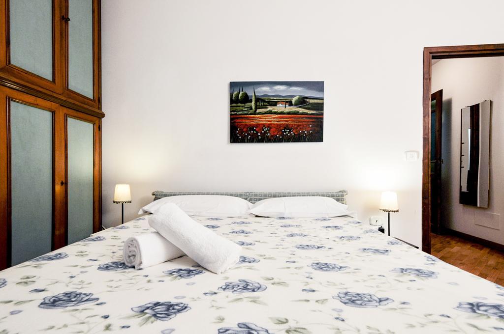 Uffizi Apartment 2 Florence Room photo